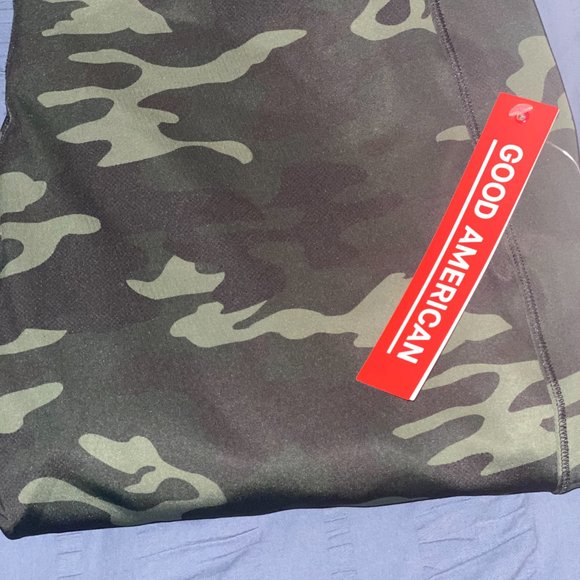 Good American Curve Sculpt Camo Jumpsuit - Picture 2 of 4